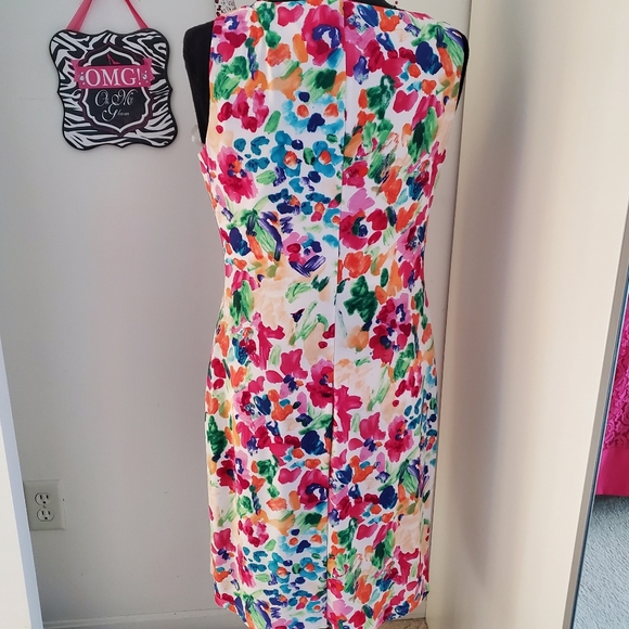 Dress - Picture 2 of 3